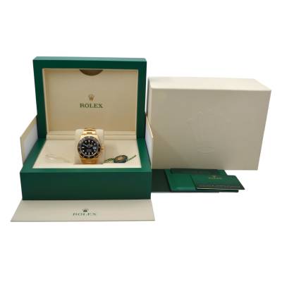 ROLEX SUBMARINER DATE 40 ATOMATIC YELLOW GOLD BLACK DIAL BOX+PAPERS 2021 REF: 126618LN
