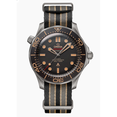 OMEGA SEAMASTER DIVER CO-AXIAL 42MM 007 EDITION TITANIUM ON NATO BOX+PAPERS REF: 210.92.42.20.01.001