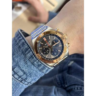 BREITLING CHRONOMAT B01 42 TWO TONE GREY DIAL BOX+PAPERS 2025 AUTOMATIC REF: UB0134101C1U1