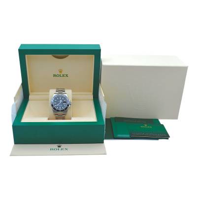 ROLEX SUBMARINER DATE 41 OYSTER STEEL BLACK DIAL BOX+PAPERS 2021 AUTOMATIC REF: 126610LN