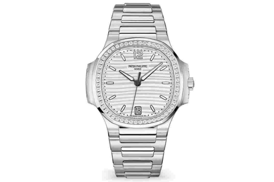 PATEK PHILIPPE NAUTILUS LADY 35.2MM WHITE DIAL REF: 7118/1200A