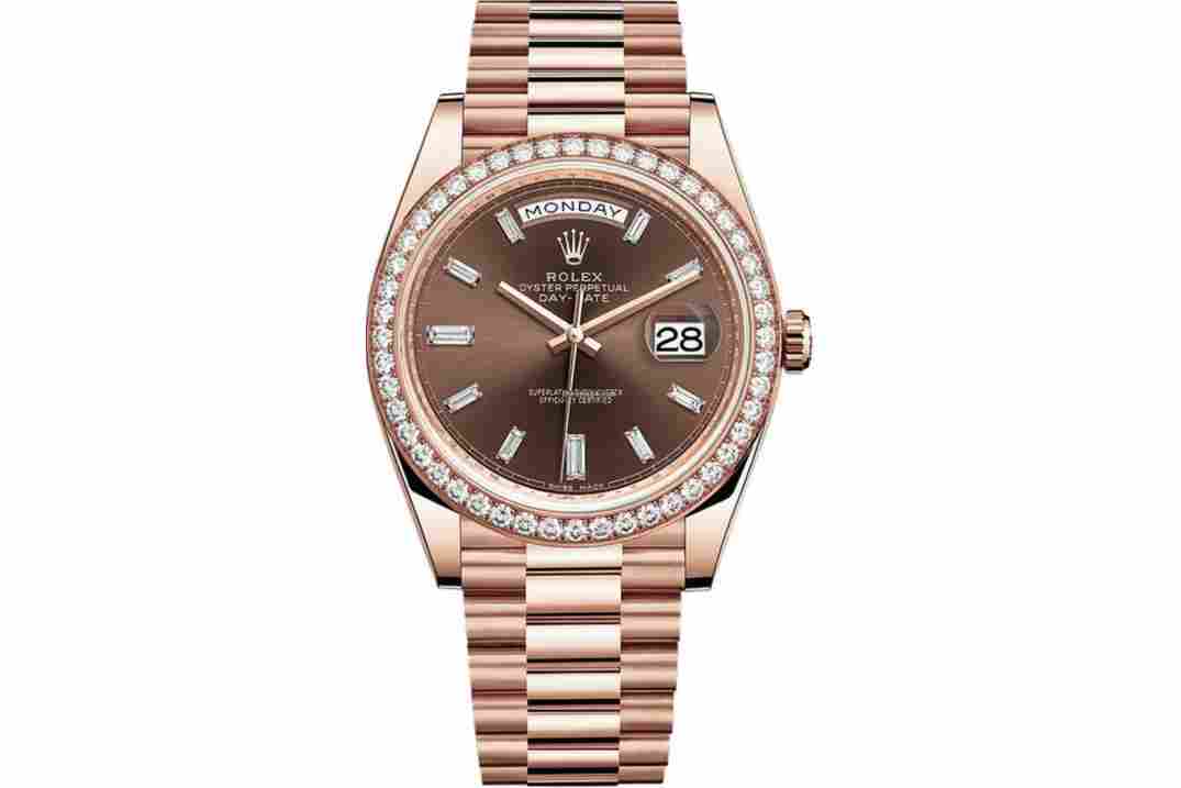 ROLEX DAY-DATE ROSEGOLD DIAMOND BEZEL AUTOMATIC REF: 228345